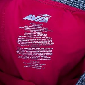 Avía workout shorts!